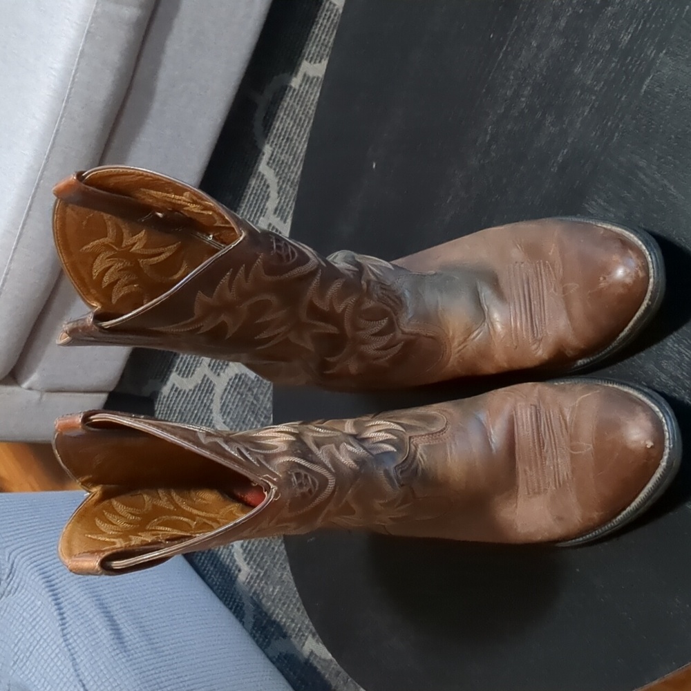 Men’s Ariat size-10D Brown Leather Cowboy Boots - Picture 4 of 17